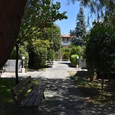 Marousi Escape - 5 Mins Walking Away From Train - Metro Villa Athene Buitenkant foto