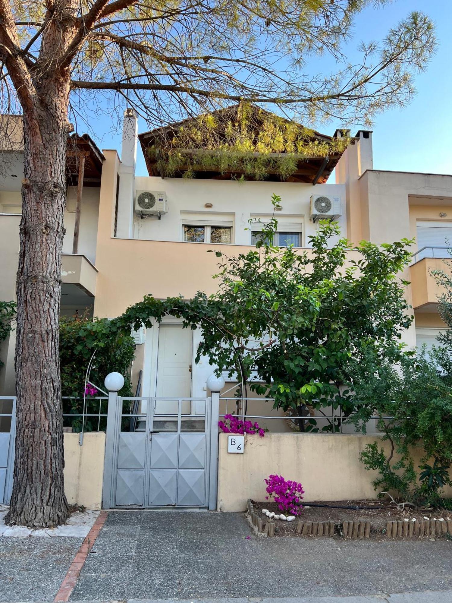 Villa Marousi Escape - 5 Mins Walking Away From Train - Metro *