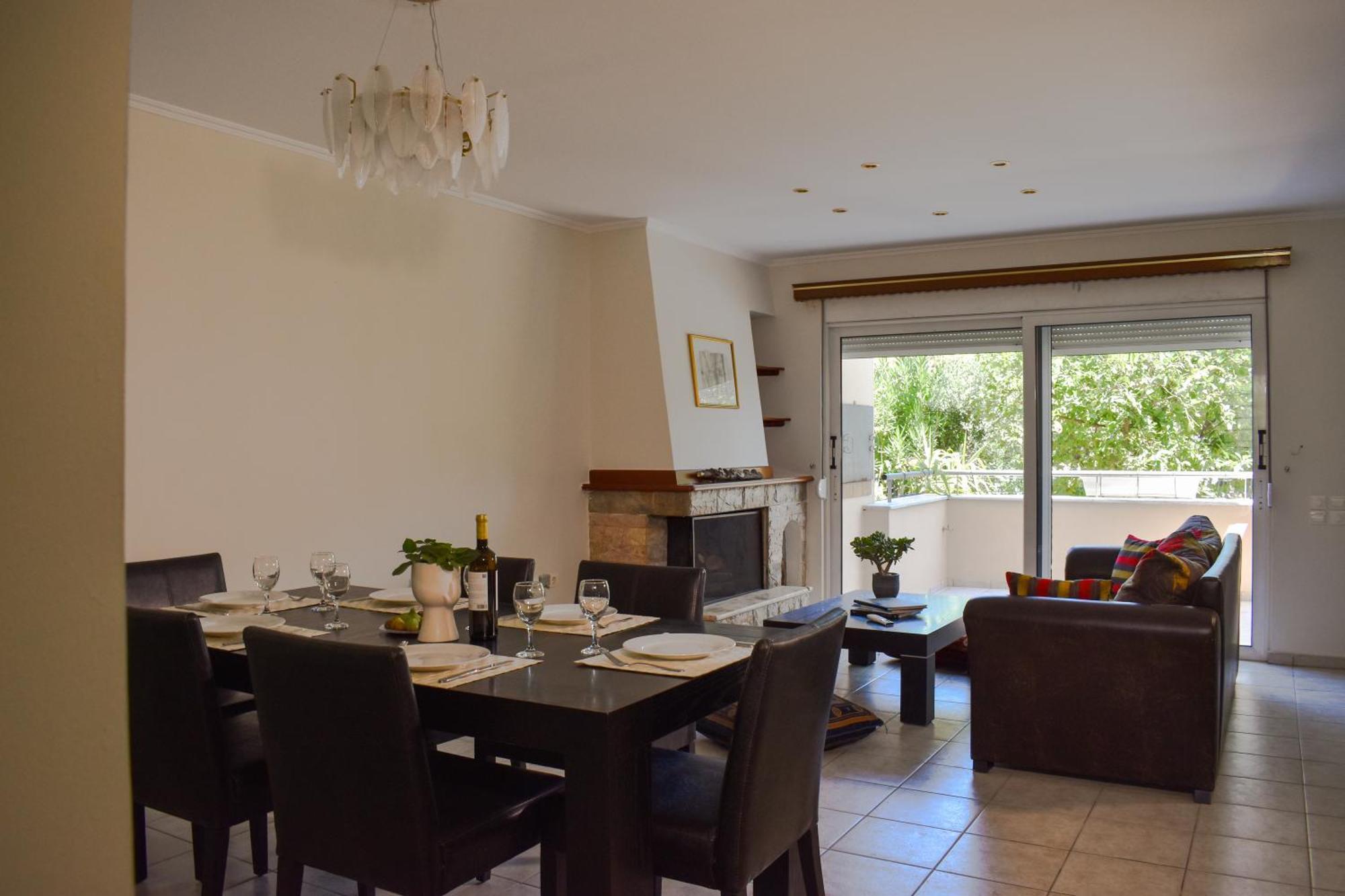 Villa Marousi Escape - 5 Mins Walking Away From Train - Metro