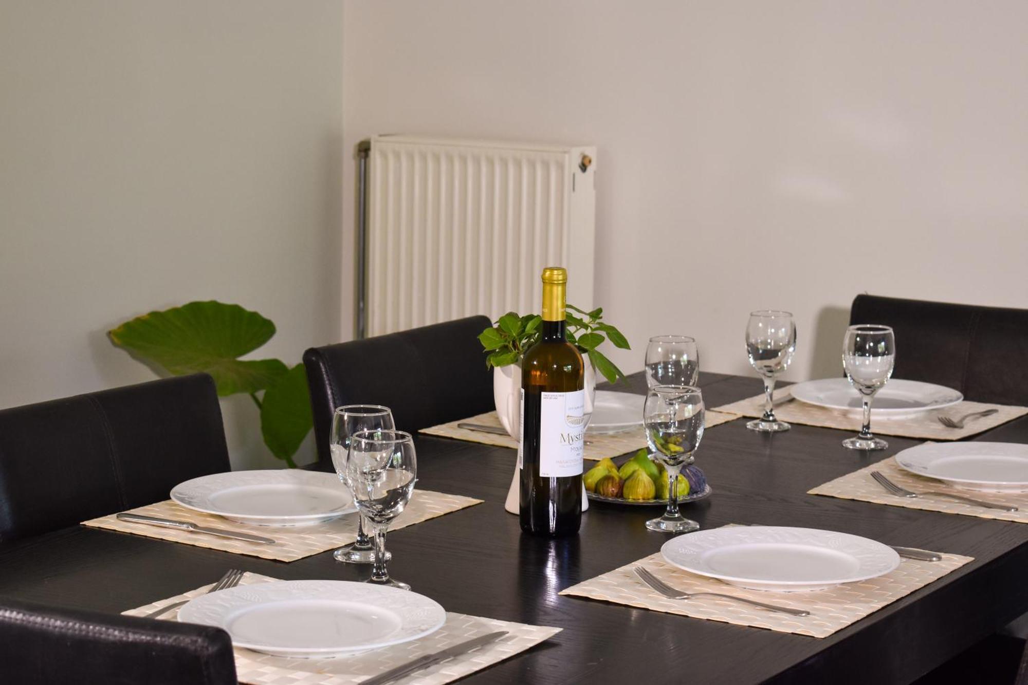 Marousi Escape - 5 Mins Walking Away From Train - Metro Athens