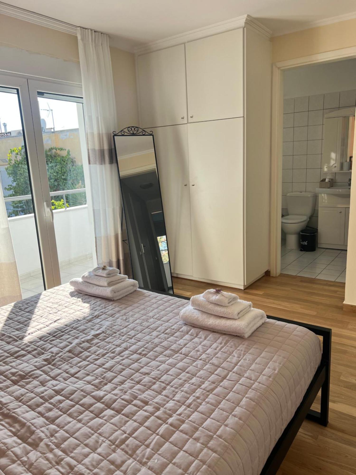 Villa Marousi Escape - 5 Mins Walking Away From Train - Metro Athens