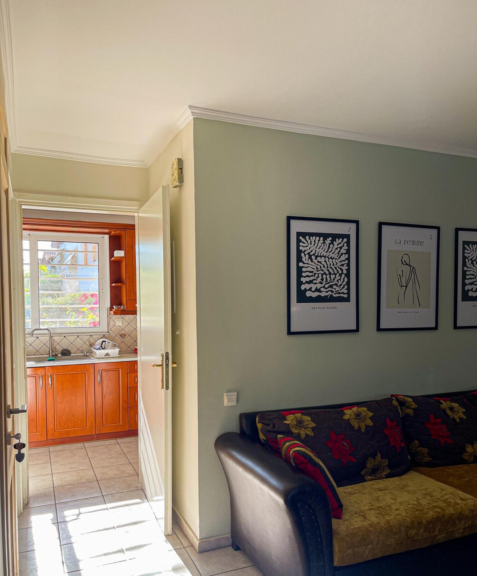Villa Marousi Escape - 5 Mins Walking Away From Train - Metro Athens